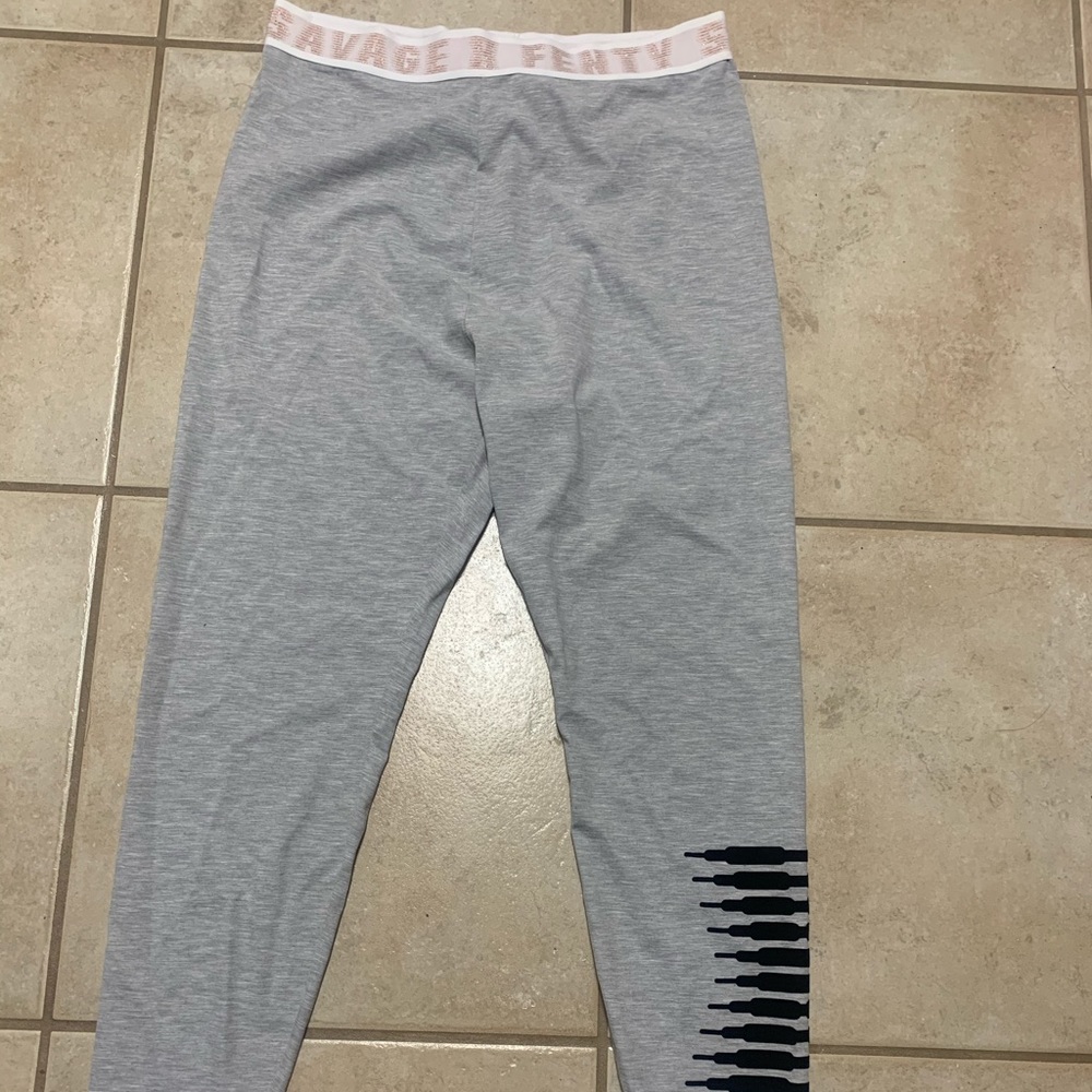Savage X Fenty 3x gray leggings